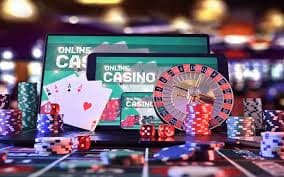 Live dealer roulette table streamed to mobile phone during SEA Games season